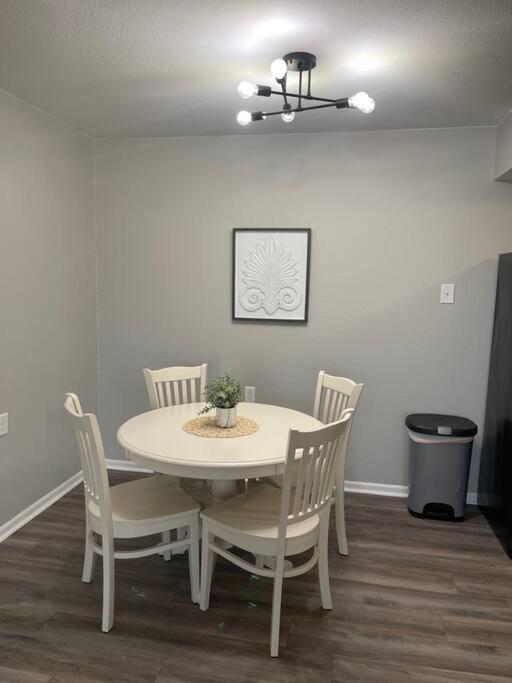 The Irene - 2 Bedroom Apt In Quilt Town, Usa Hamilton Luaran gambar